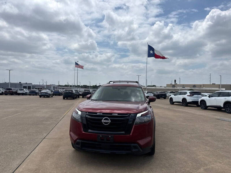 2023 Nissan Pathfinder SV