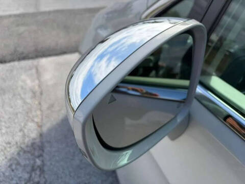 2017 Chrysler Pacifica Hybrid Platinum