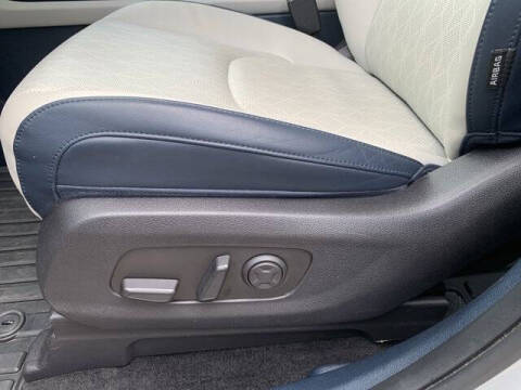 2025 Kia Carnival EX