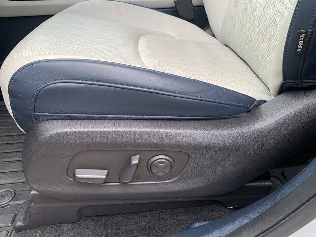 2025 Kia Carnival EX