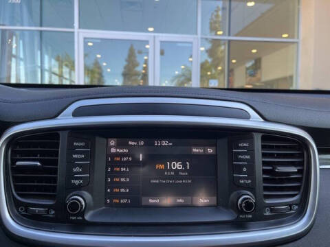 2019 Kia Sorento S V6