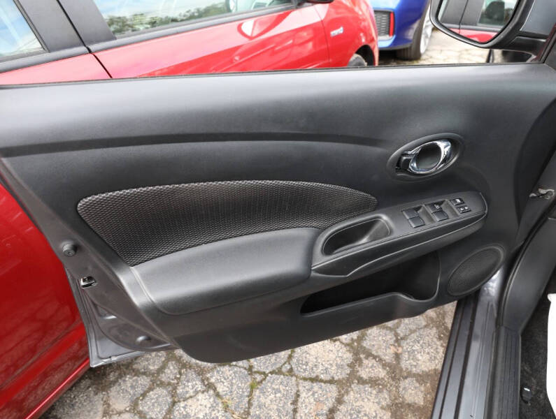 2017 Nissan Versa 1.6 SV