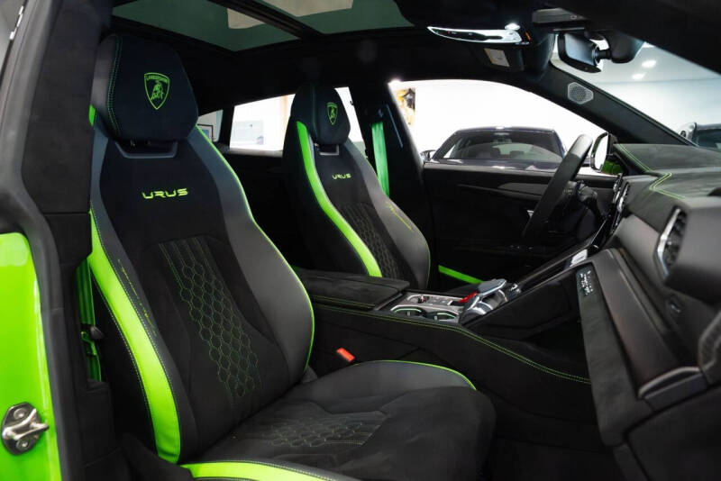 2024 Lamborghini Urus Performante