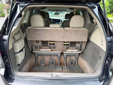 2015 Toyota Sienna XLE Premium 8-Passenger