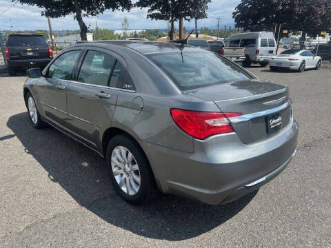 2013 Chrysler 200 Touring