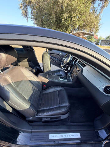 2012 Ford Mustang V6