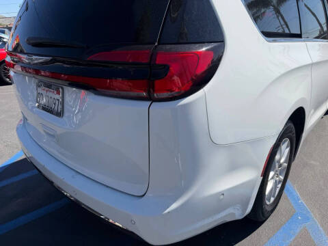 2021 Chrysler Pacifica Touring L