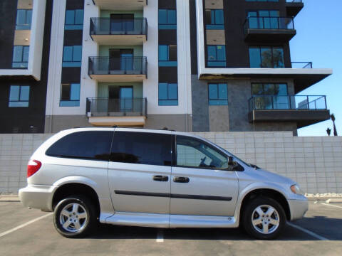 2005 Dodge Grand Caravan SE