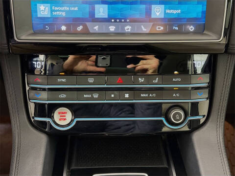 2020 Jaguar F-PACE 25t Prestige