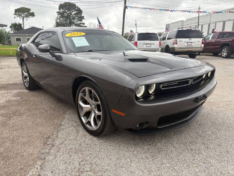 2015 Dodge Challenger SXT Plus