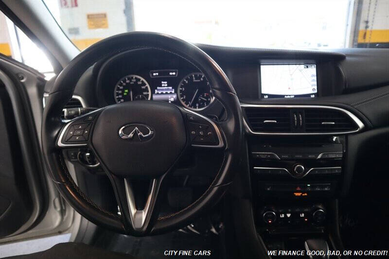2019 Infiniti QX30 Essential