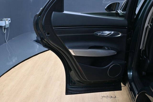 2024 Genesis Electrified GV70