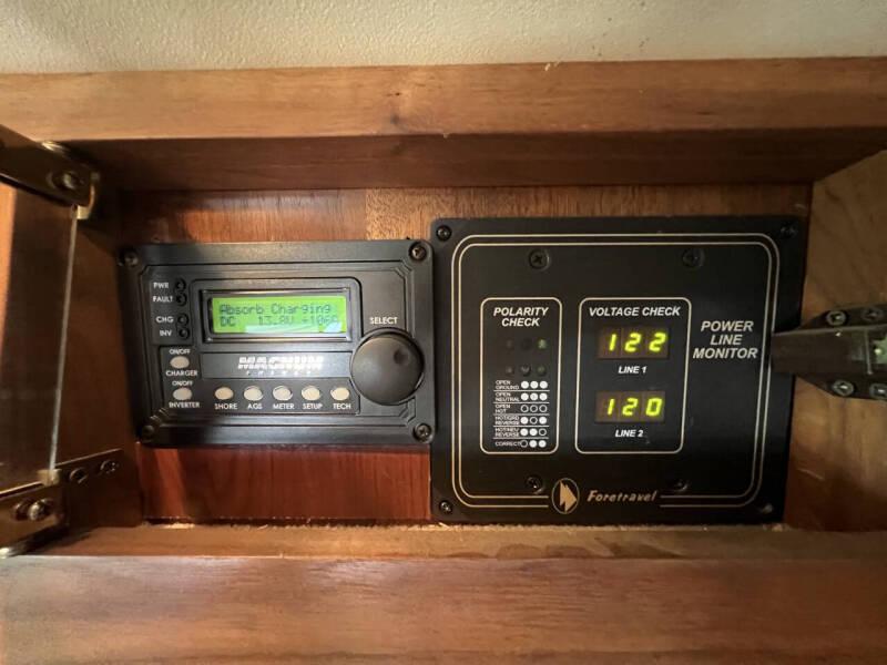 2002 Foretravel GV320 4010