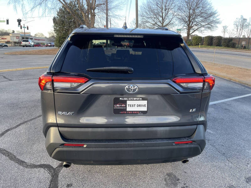 2021 Toyota RAV4 LE