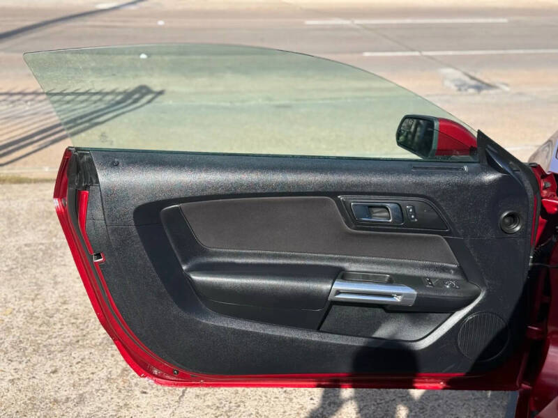 2015 Ford Mustang V6