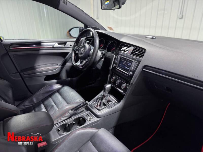 2017 Volkswagen Golf GTI SE