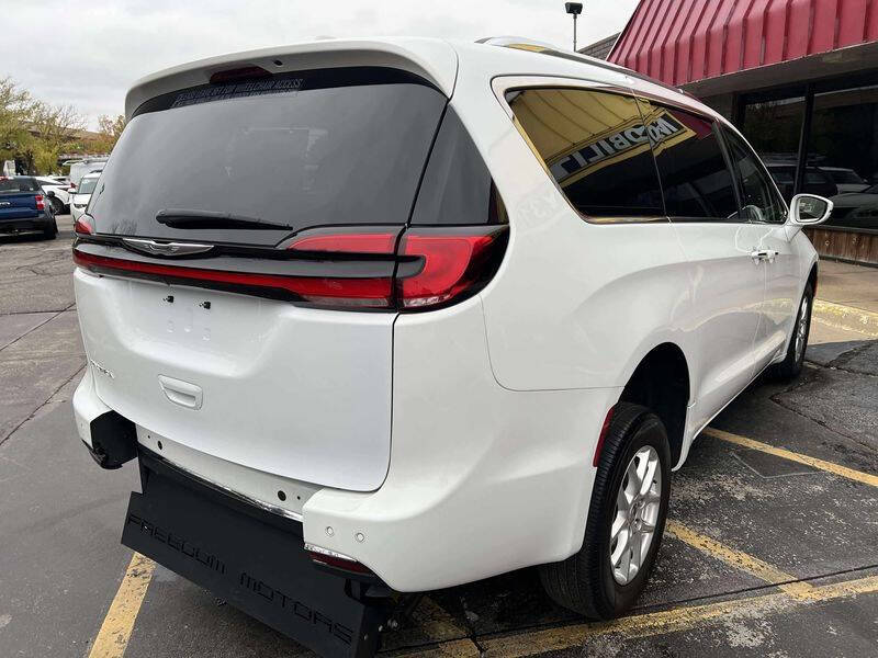 2021 Chrysler Pacifica Touring L