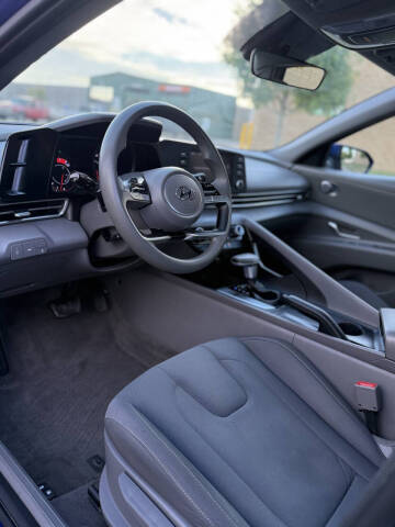 2022 Hyundai Elantra SEL