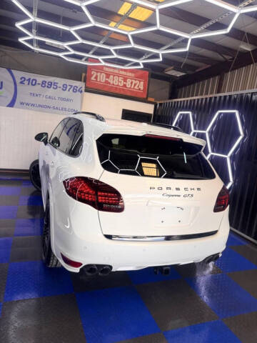 2013 Porsche Cayenne GTS