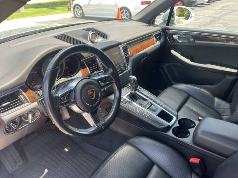 2017 Porsche Macan S