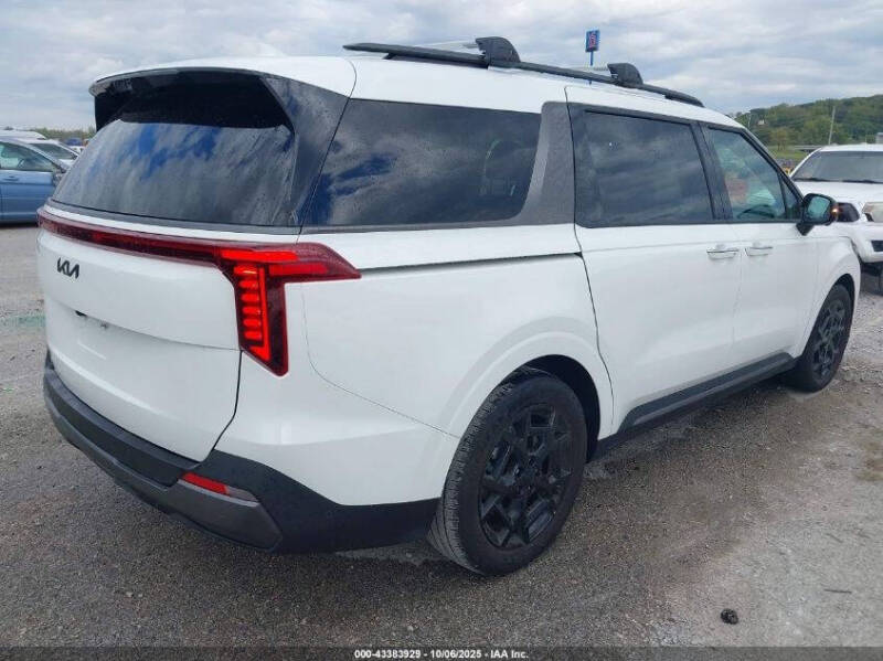 2025 Kia Carnival SX Prestige's photo