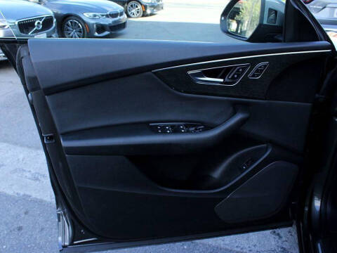 2019 Audi Q8 quattro Premium 55 TFSI