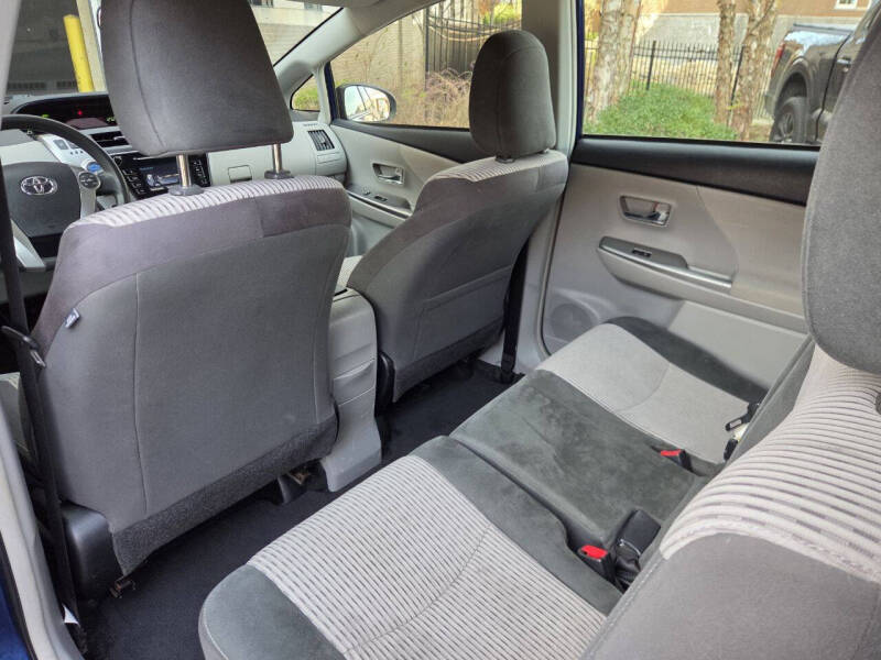 2016 Toyota Prius v Three