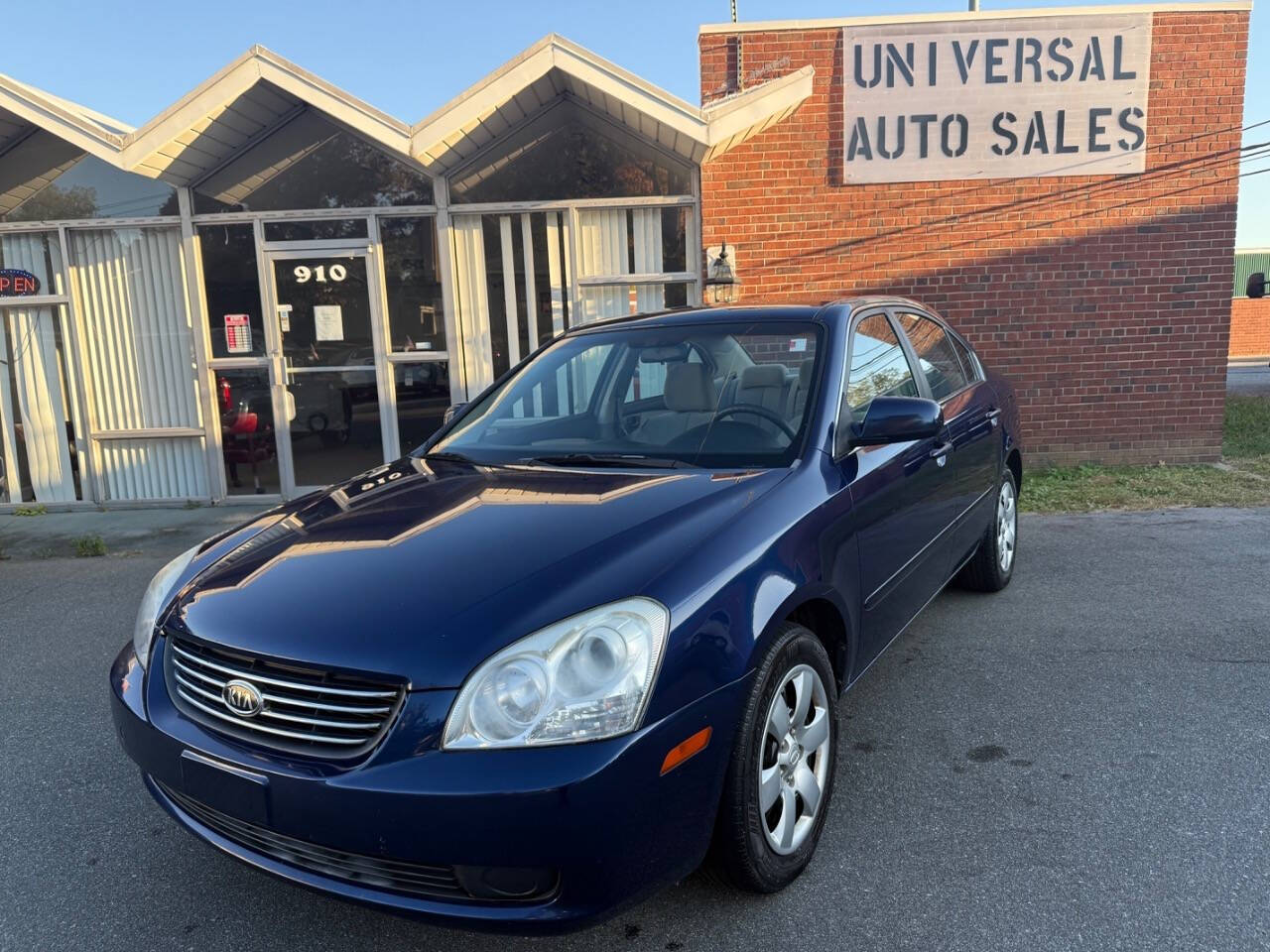 2007 Kia Optima for sale at Universal Auto Sales LLC in Burlington, NC