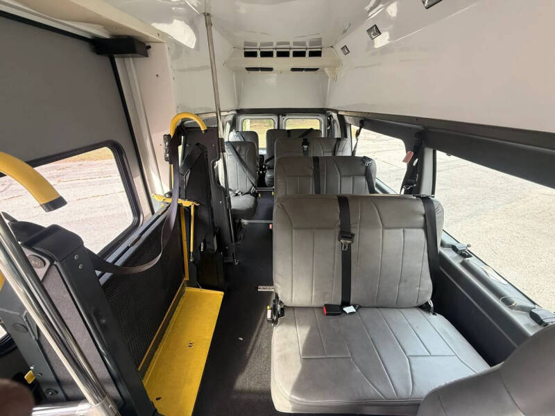 2011 Ford E-Series E-350 SD