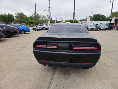 2022 Dodge Challenger SXT