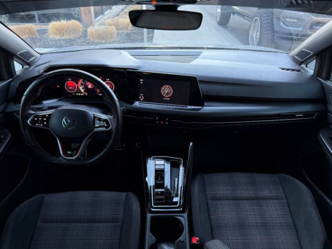 2024 Volkswagen Golf GTI SE