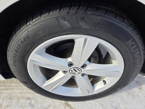 2015 Volkswagen Passat 1.8T Limited Edition