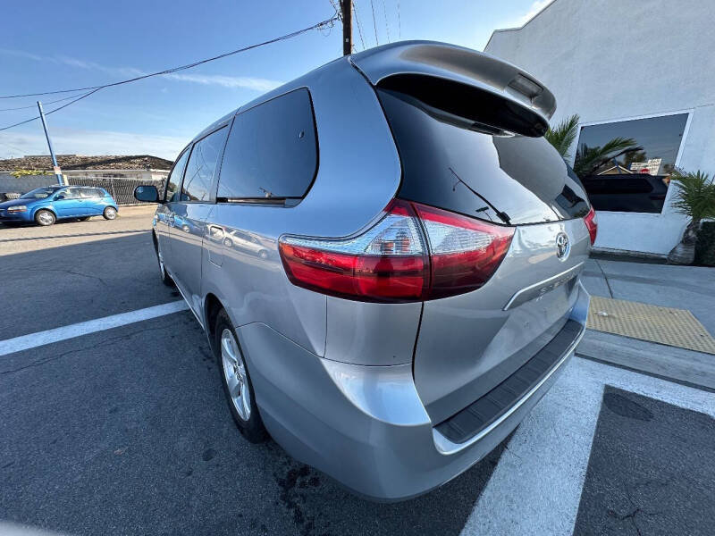 2015 Toyota Sienna LE 8-Passenger
