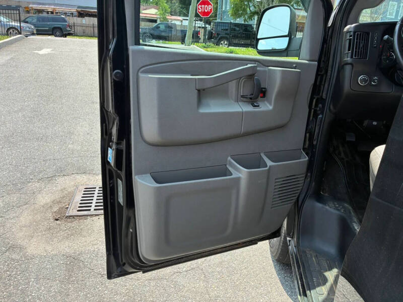 2017 GMC Savana LT 3500