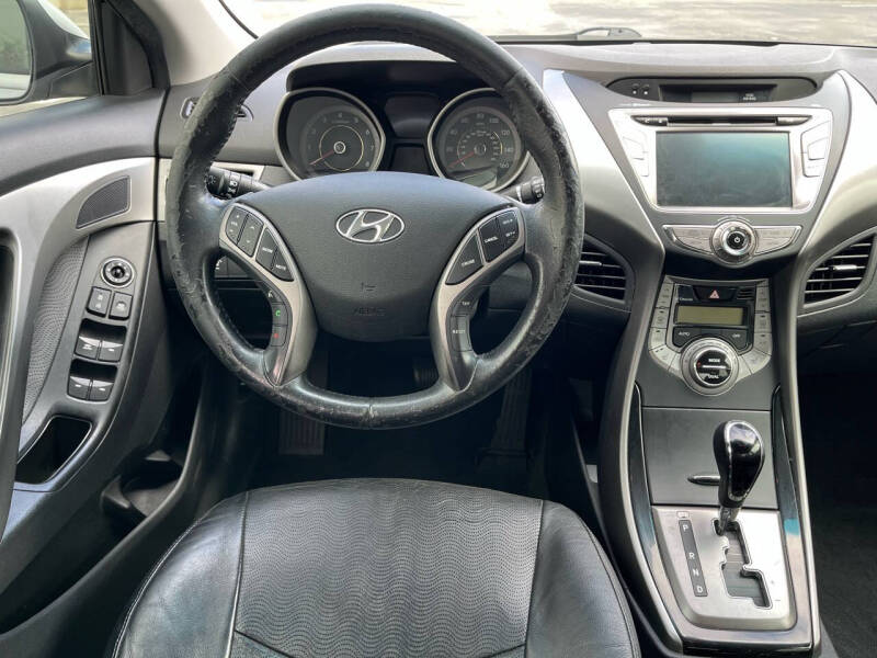 2013 Hyundai Elantra Limited photo 23