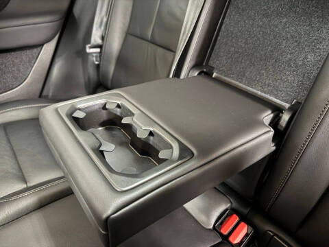 2023 Volvo XC40 B5 Plus Bright Theme