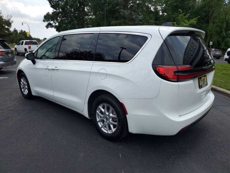 2023 Chrysler Pacifica Touring L