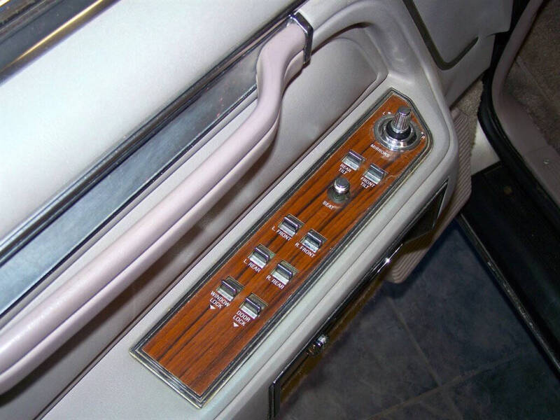 1988 Lincoln Town Car Signature