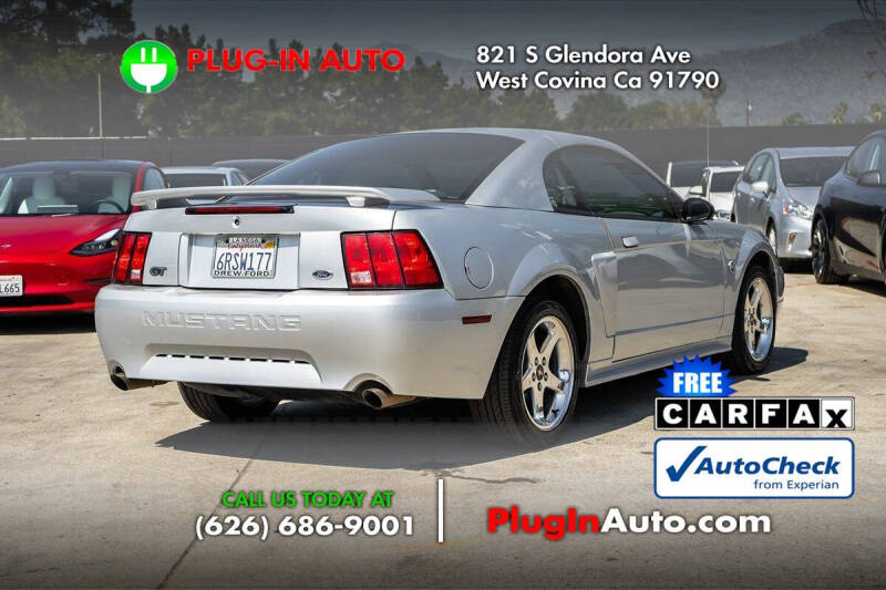 2004 Ford Mustang GT Deluxe