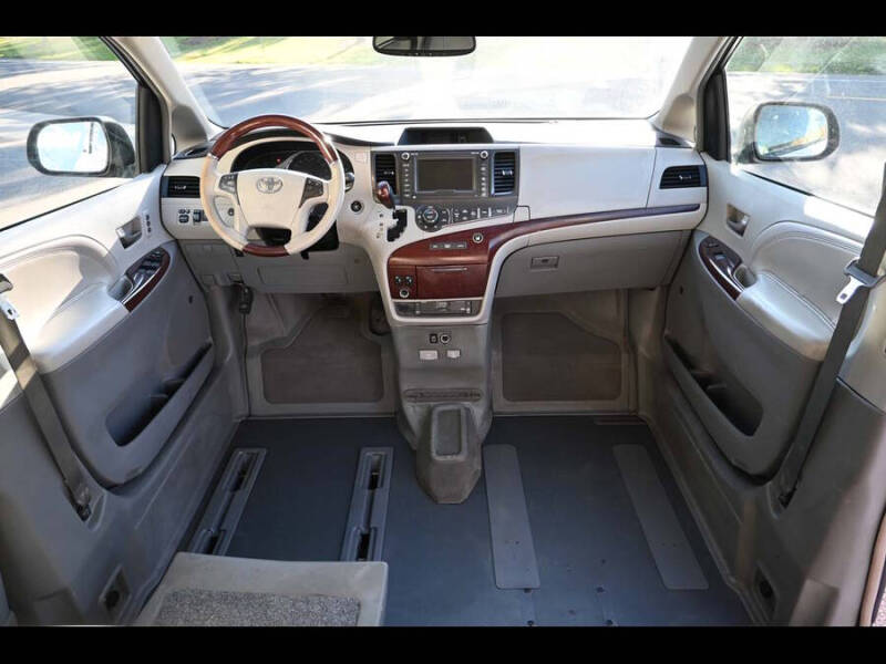 2011 Toyota Sienna