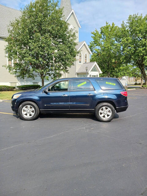 2008 Saturn Outlook for sale at LB's Discount Auto Sales in Steger, IL