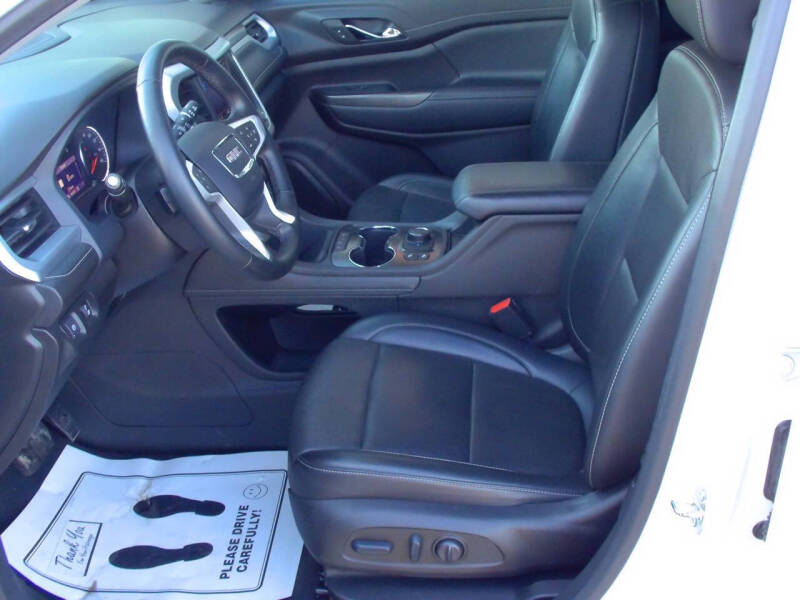 2023 GMC Acadia SLT