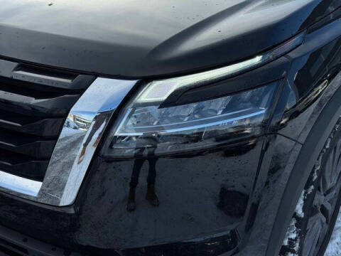 2023 Nissan Pathfinder SL