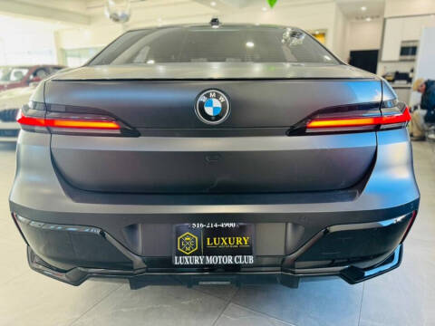 2023 BMW 7 Series 740i