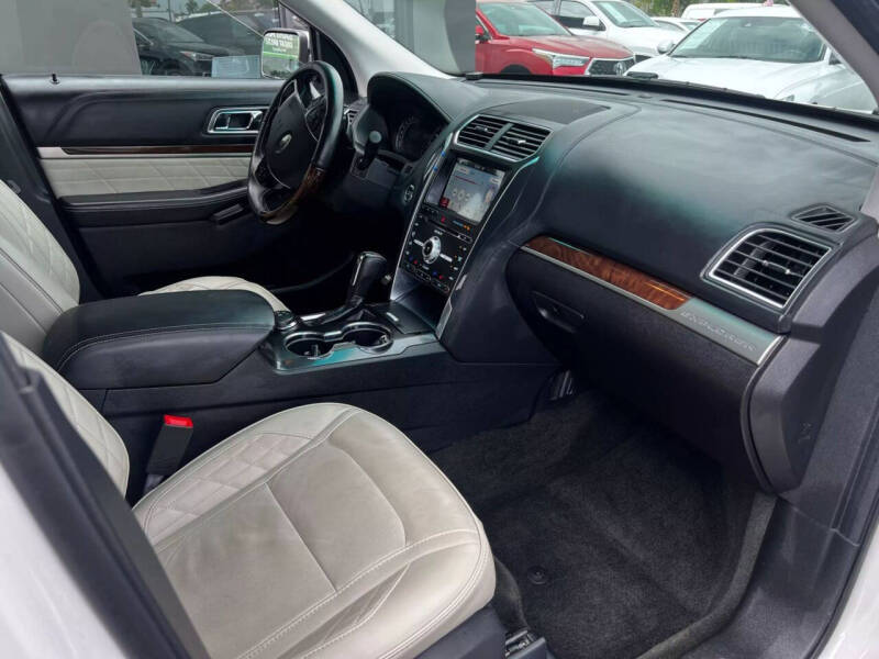 2017 Ford Explorer Platinum