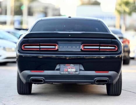 2017 Dodge Challenger SXT