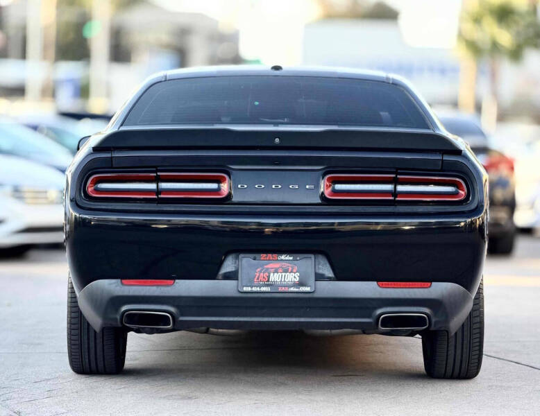 2017 Dodge Challenger SXT