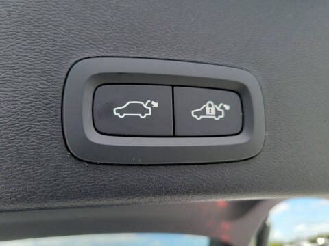 2026 Volvo XC40 B5 Core