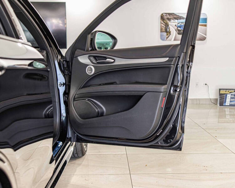 2025 Alfa Romeo Stelvio