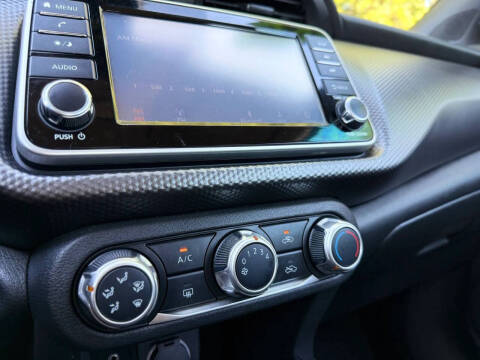 2020 Nissan Kicks S